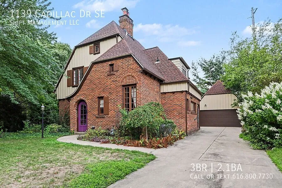 1139 Cadillac : 3 Bedroom — Photo 2