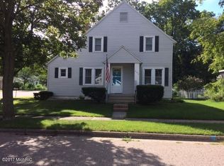 203 Gilkey St, Plainwell, MI 49080