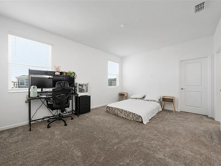 4132 Jespersen St — Photo 15