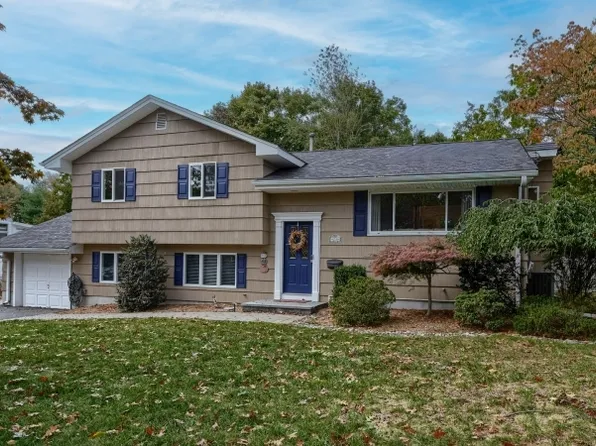 21 Cardinal Dr, Oakland Boro, NJ 07436