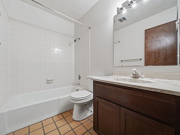 5th image of 2825 N 47th St #4