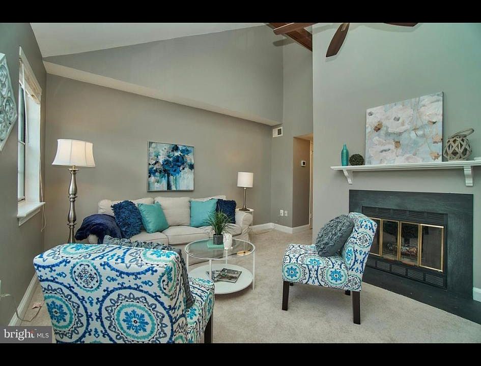 1st image of 2109 N Scott St APT 55