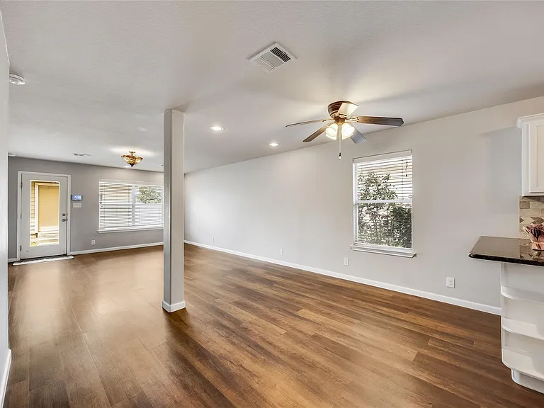 710 Craters Of The Moon Blvd — Photo 16