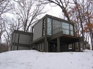 2403 Indian Hill Rd, Cedar Rapids, IA 52403