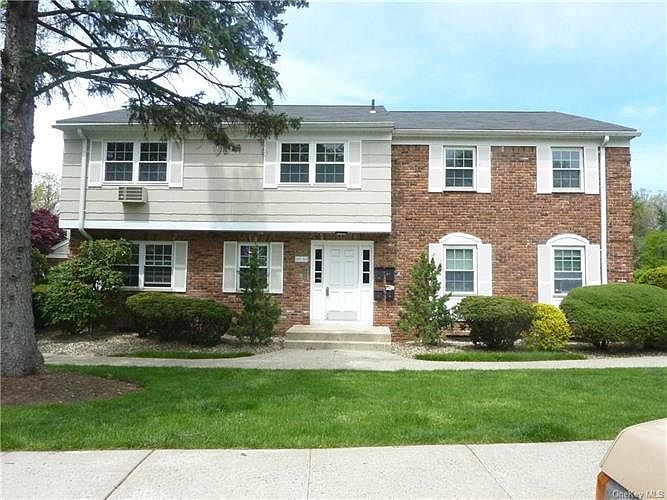 1st image of 164 Doxbury Ln #164