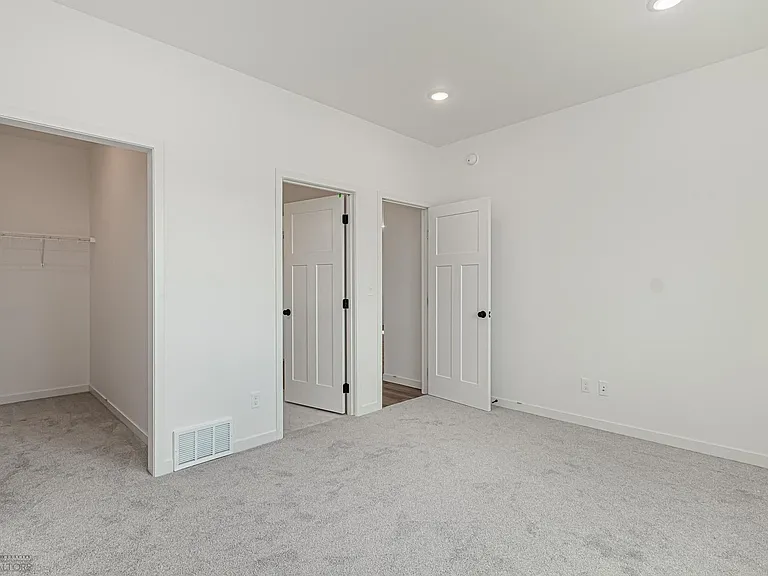 1615 5th Ave NE — Photo 26