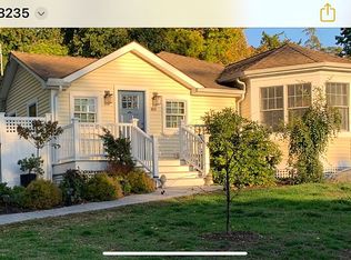 89 Liberty St, Clinton, CT 06413