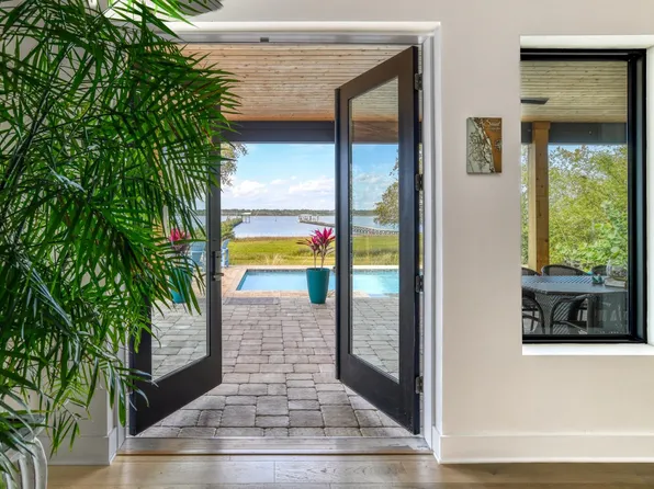 5325 Riverview Dr, Saint Augustine, FL 32080