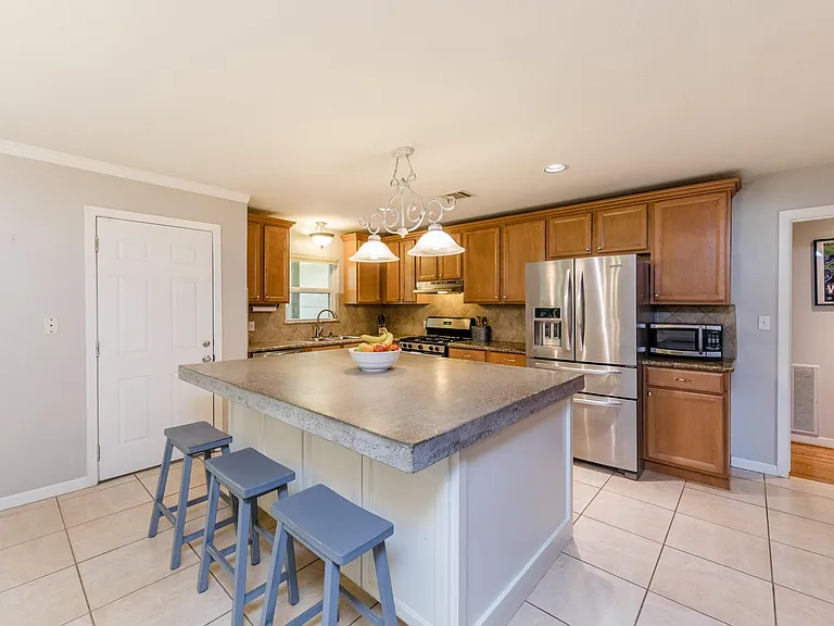 8323 Lorrie Dr — Photo 11