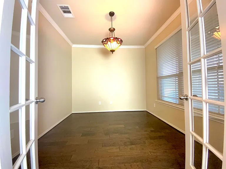 1810 Logan Trl — Photo 7