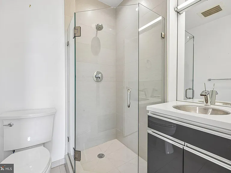 2250 11th St NW #401 — Photo 25