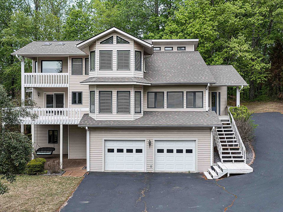 1st image of 126 Crestwood Ln