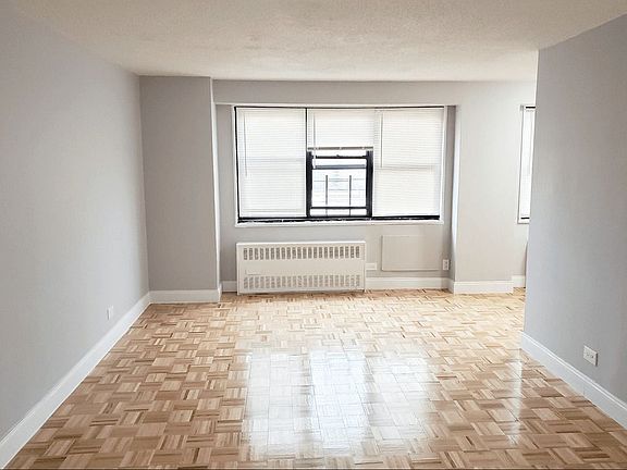 4th image of 2010 Bruckner Blvd APT 10d