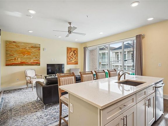 3rd image of 900 Bartholomew St #203