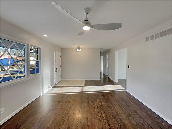 3rd image of 7715 Corona Ave