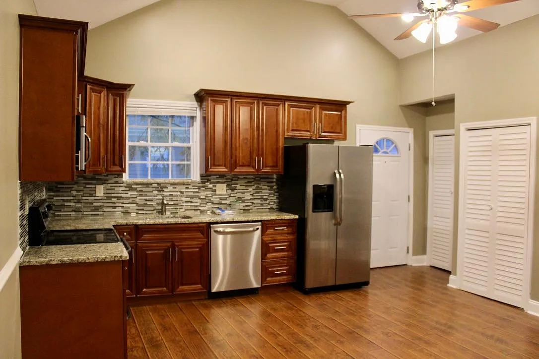 2 bed, $2,400 — Photo 1