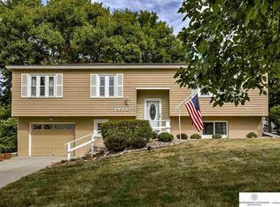 19006 Grant St, Elkhorn, NE 68022