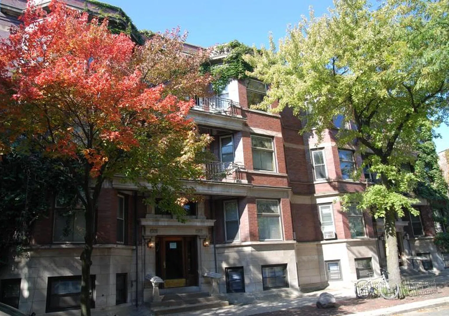 2920 N. Burling — Photo 1