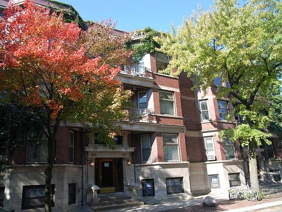2nd image of 2920 N Burling St #2922-2