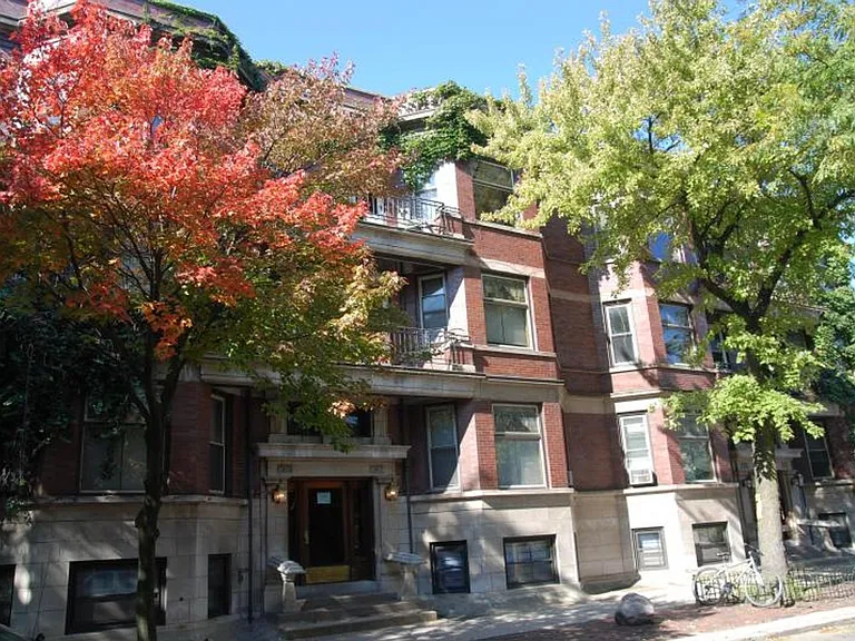 2920 N. Burling — Photo 1