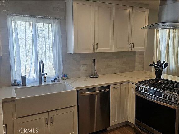 5th image of 18333 Hatteras St Unit 68