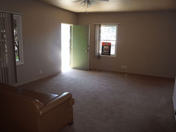 3rd image of 1059 E Valley Pkwy APT D