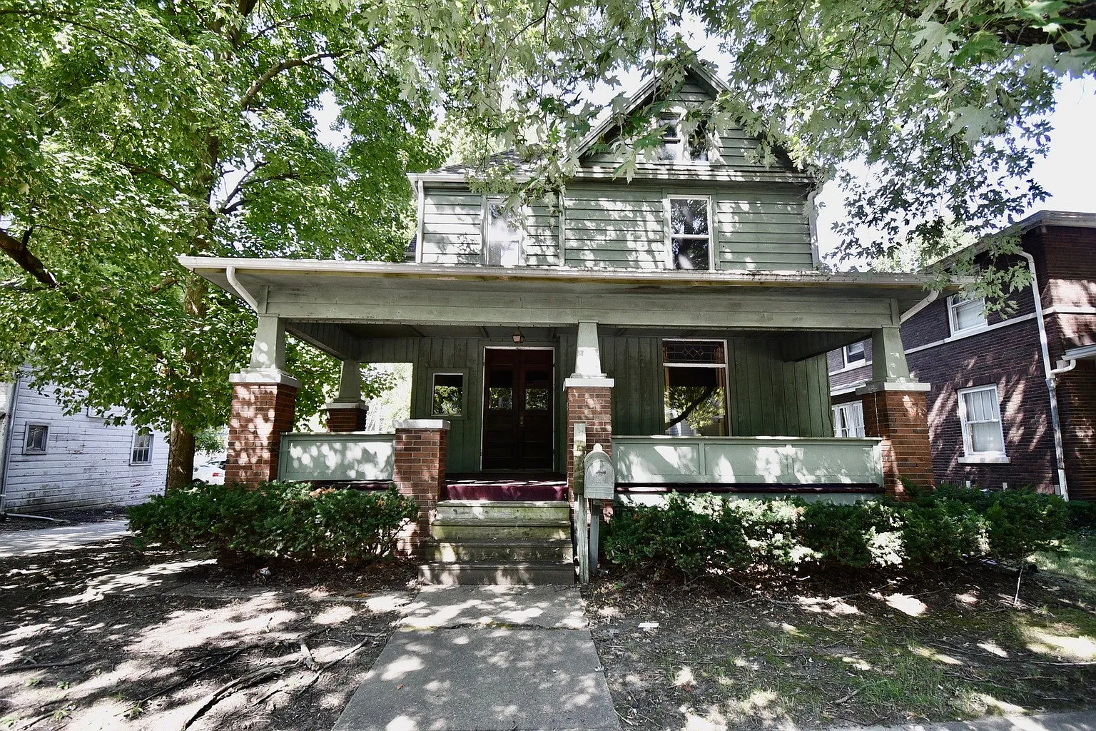 1006 N McLean St photo 1