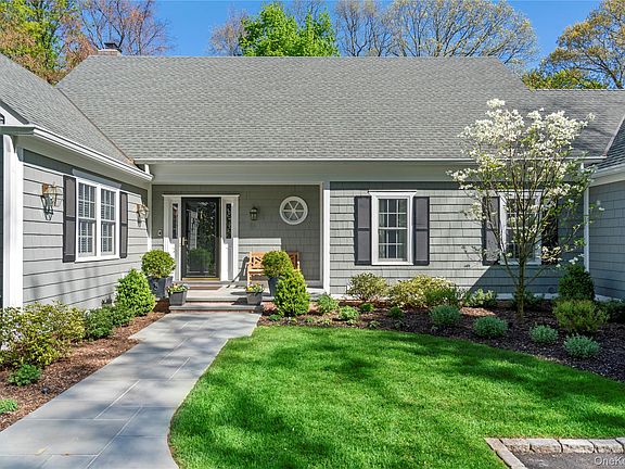 4th image of 18 Matinecock Farms Road