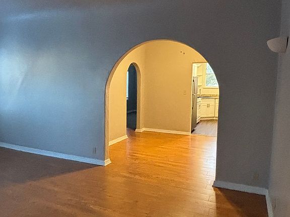 2nd image of 31 Argonne Ave Unit E