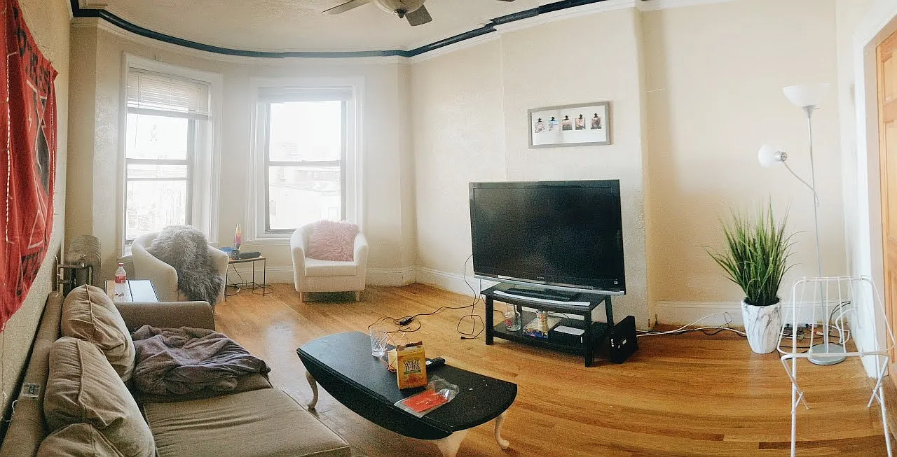 86 Hammond Street, Unit 4 — Photo 1