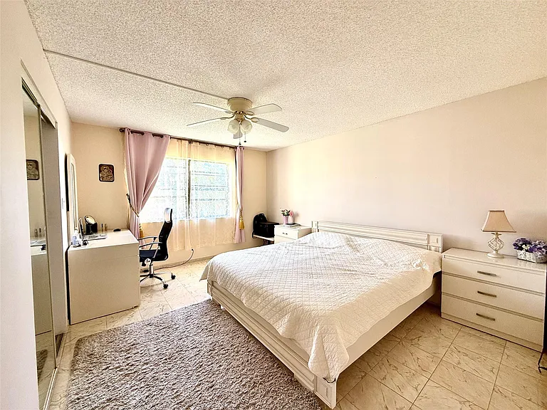 9440 SW 8th St #308 — Photo 13