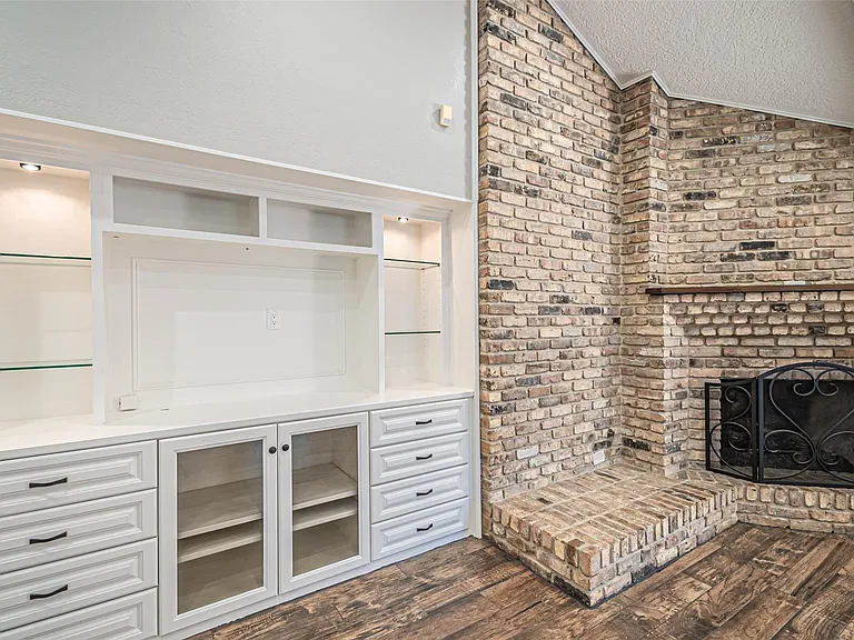 17615 Swansbury Dr — Photo 15