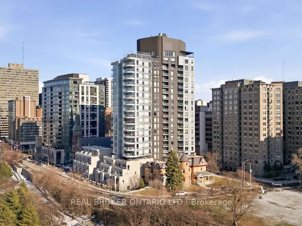 428 Sparks St Unit 1403, Ottawa, ON K1R 0B3