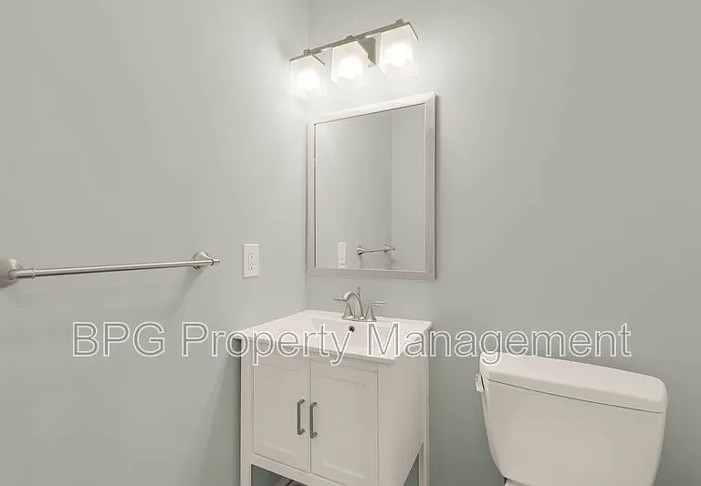 1027 7th St NE — Photo 34