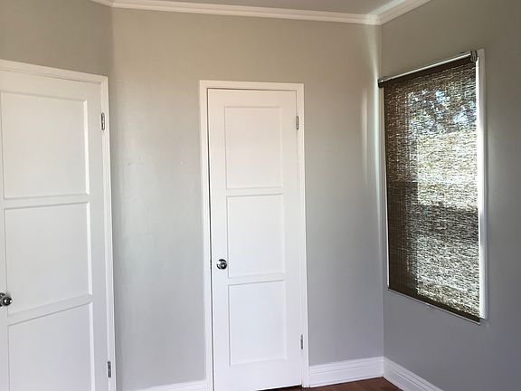 5th image of 4656 Bermuda Ave