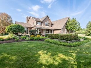 W232N9035 Wooded Ridge Trl, Lisbon, WI 53089