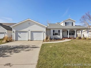 383 Split Rail Rdg, Williamston, MI 48895