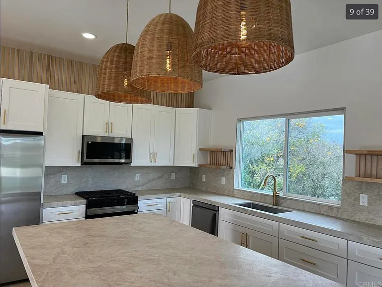 1533 Avohill Dr — Photo 6