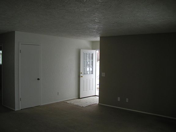 3rd image of 670 N Fanning Ave APT 4