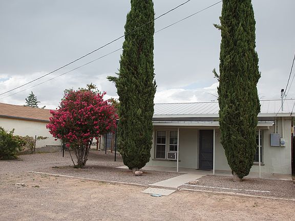 2nd image of 1006 W Dallas St