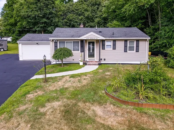 1295 Hildreth St, Dracut, MA 01826