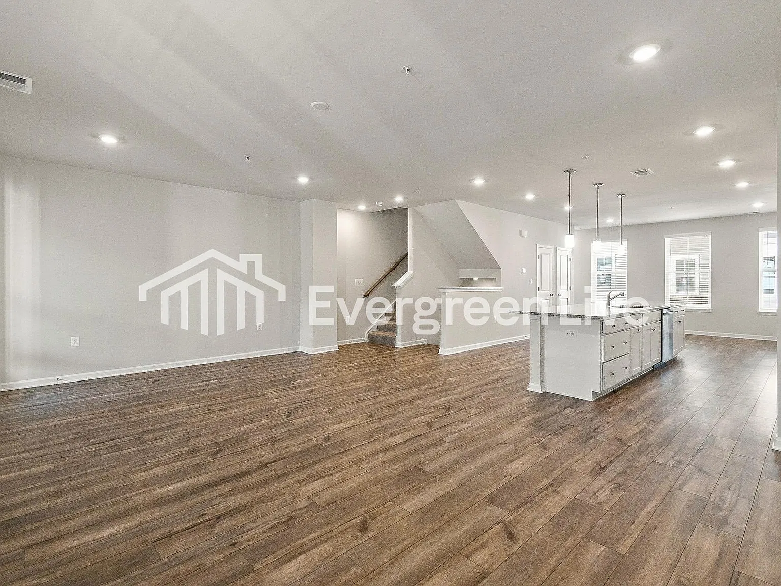 3 bed, 2.5 bath, 2415 sqft, $3,035 — Photo 2