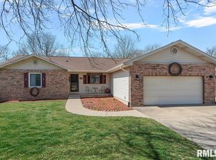 345 High Meadow Rd, Sherman, IL 62684