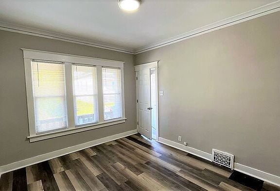 2nd image of 2848 N Hubbard St