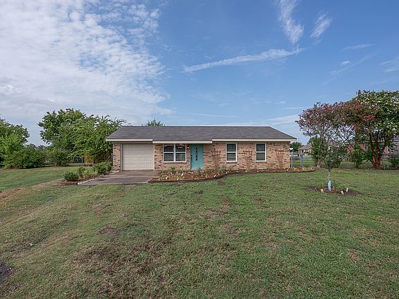 2nd image of 114 McAnally Dr