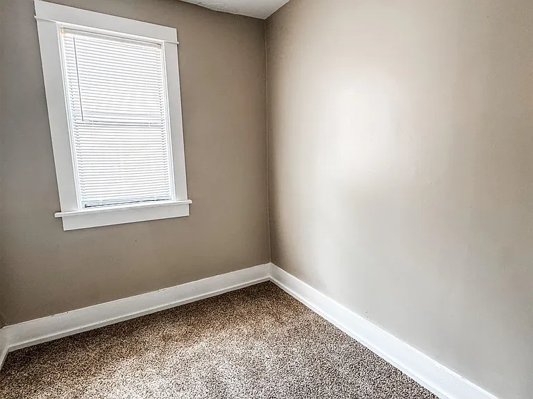 1659 Jackson Ave — Photo 9