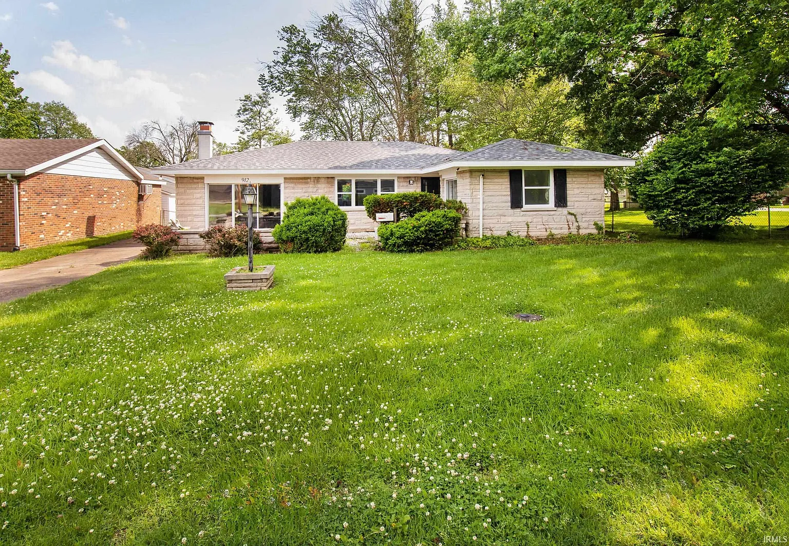 912 Sheffield Dr photo 1