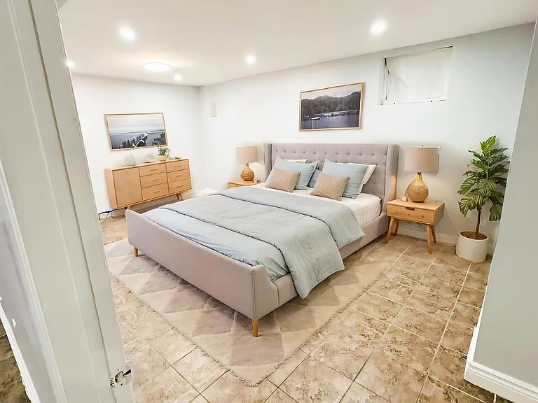 41 Coomer Cres — Photo 1