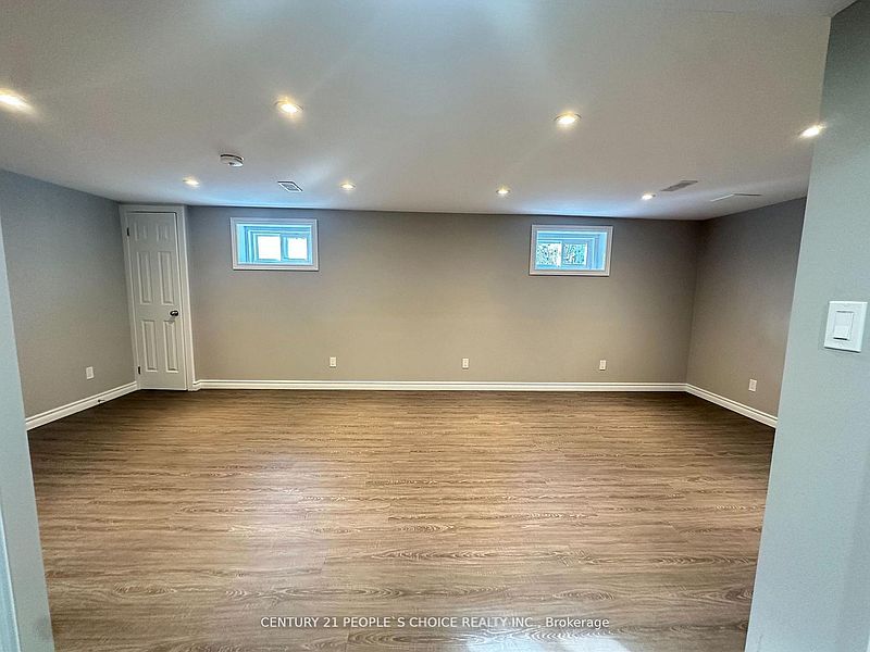 Brampton House for rent - 3 Bedrooms — photo 10
