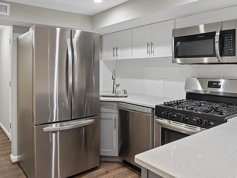 1330 Fairmont St NW — Photo 6